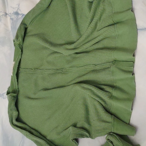 We the Free Free People Green Oversized Waffle Top size Small - Picture 6 of 6